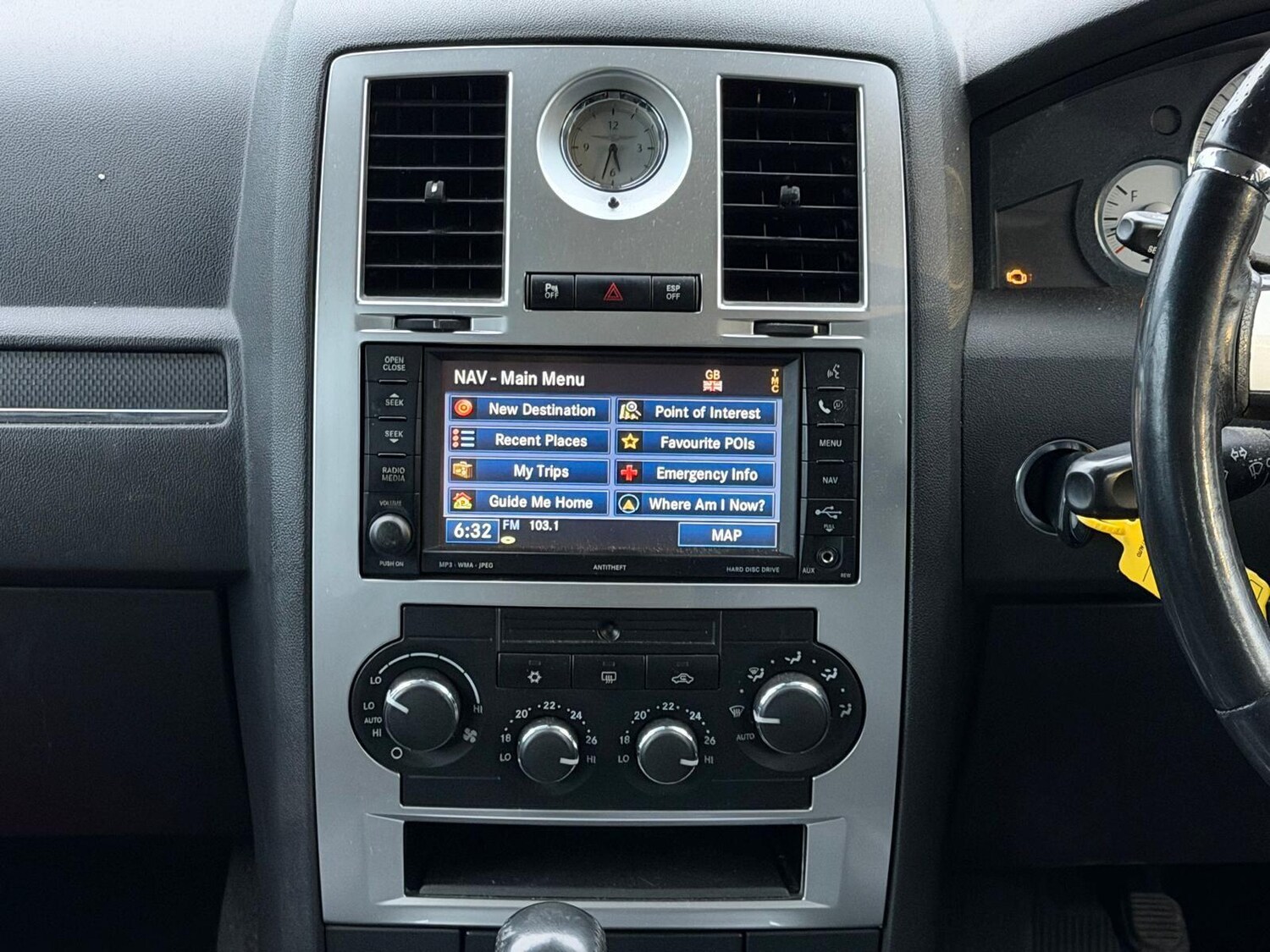 Used Chrysler 300C 2010 for sale - 77838719: Photo 35