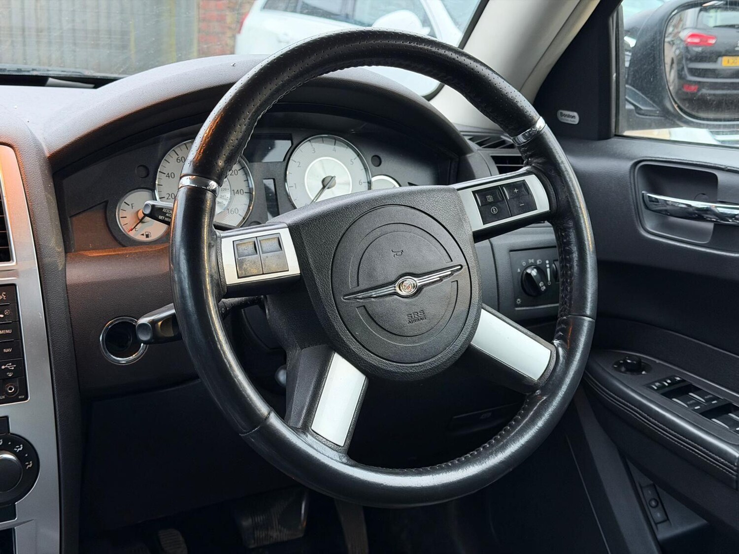 Used Chrysler 300C 2010 for sale - 77838719: Photo 40