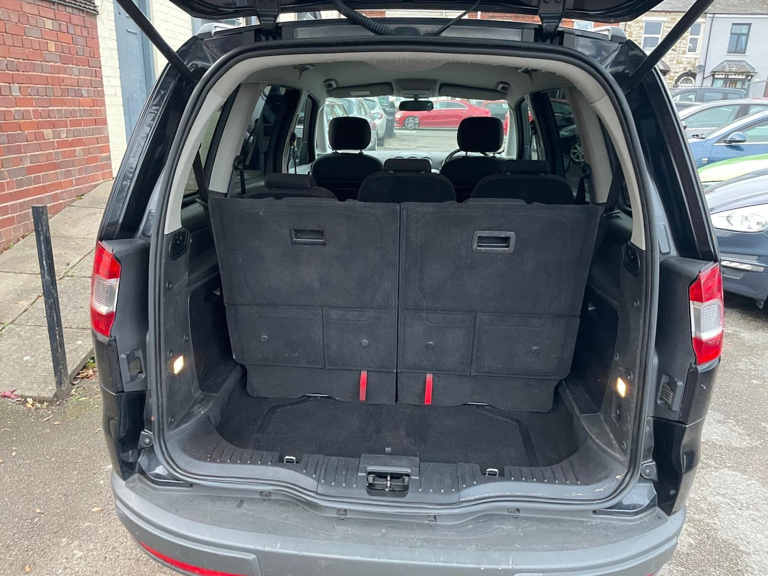 Used Ford Galaxy 2015 for sale - 76457435: Photo 33