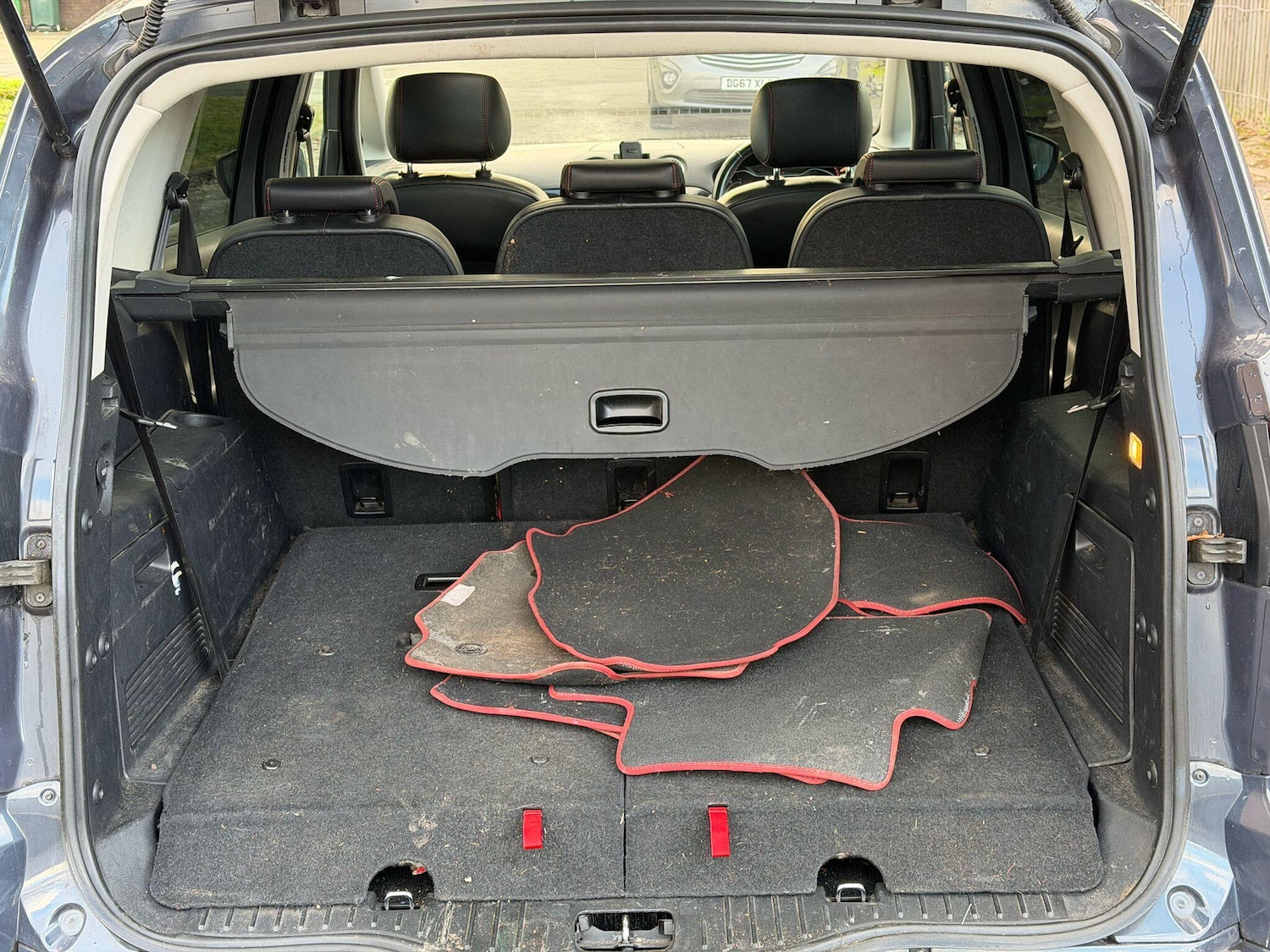 Used Ford S-Max 2013 for sale - 76759432: Photo 19