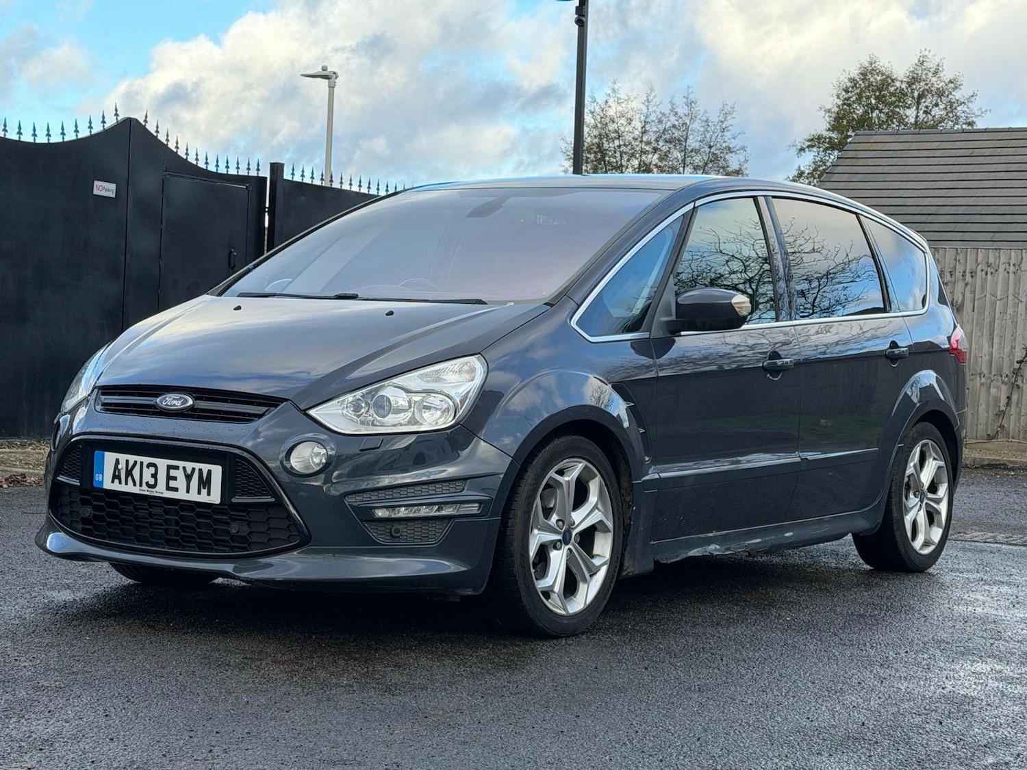 Used Ford S-Max 2013 for sale - 76759432: Photo 3