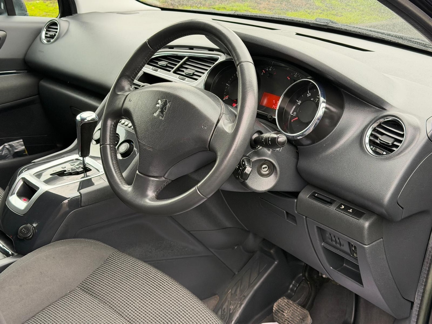 Used Peugeot 5008 2012 for sale - 77305295: Photo 11