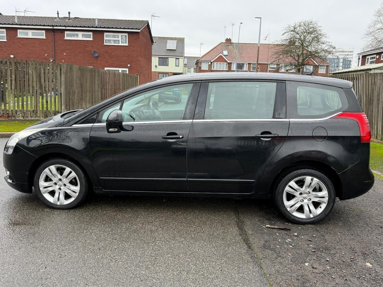 Used Peugeot 5008 2012 for sale - 77305295: Photo 6