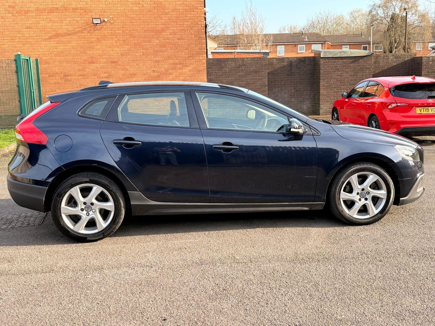 Used Volvo V40 2016 for sale - 77969910: Photo 17