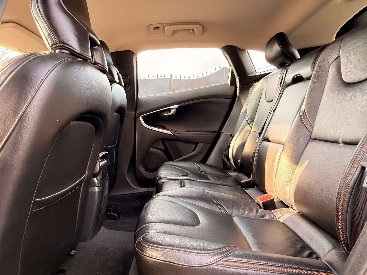 Used Volvo V40 2016 for sale - 77969910: Photo 28