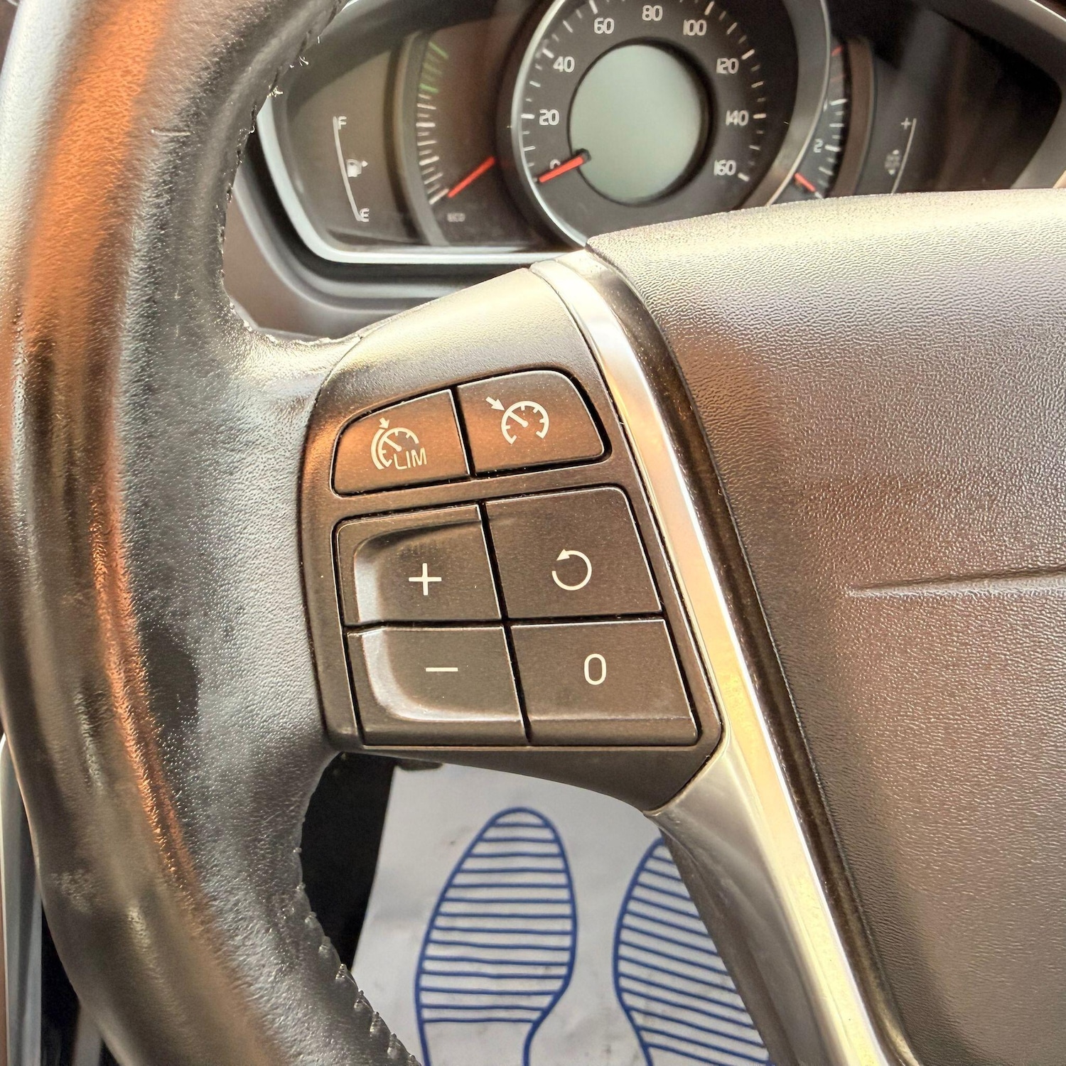 Used Volvo V40 2016 for sale - 77969910: Photo 32