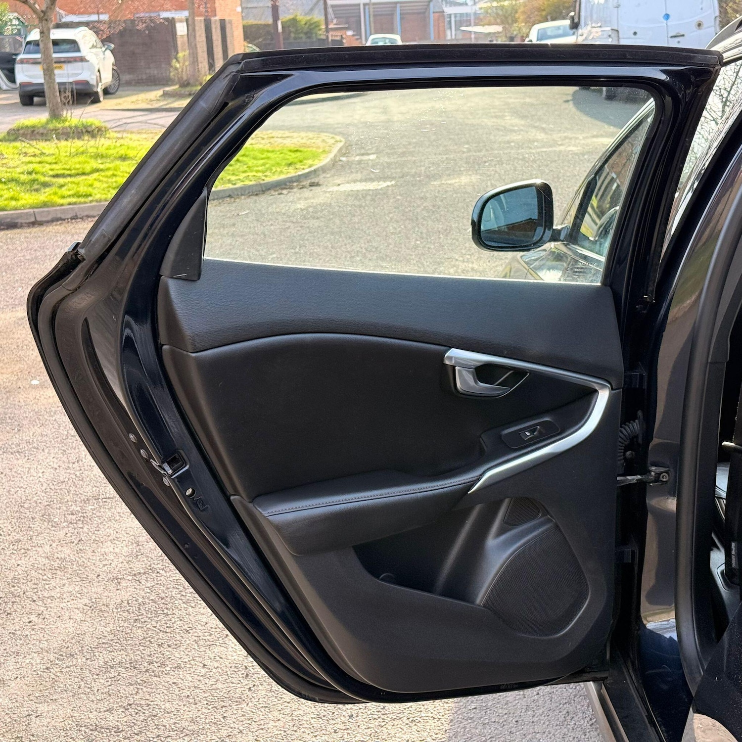 Used Volvo V40 2016 for sale - 77969910: Photo 35