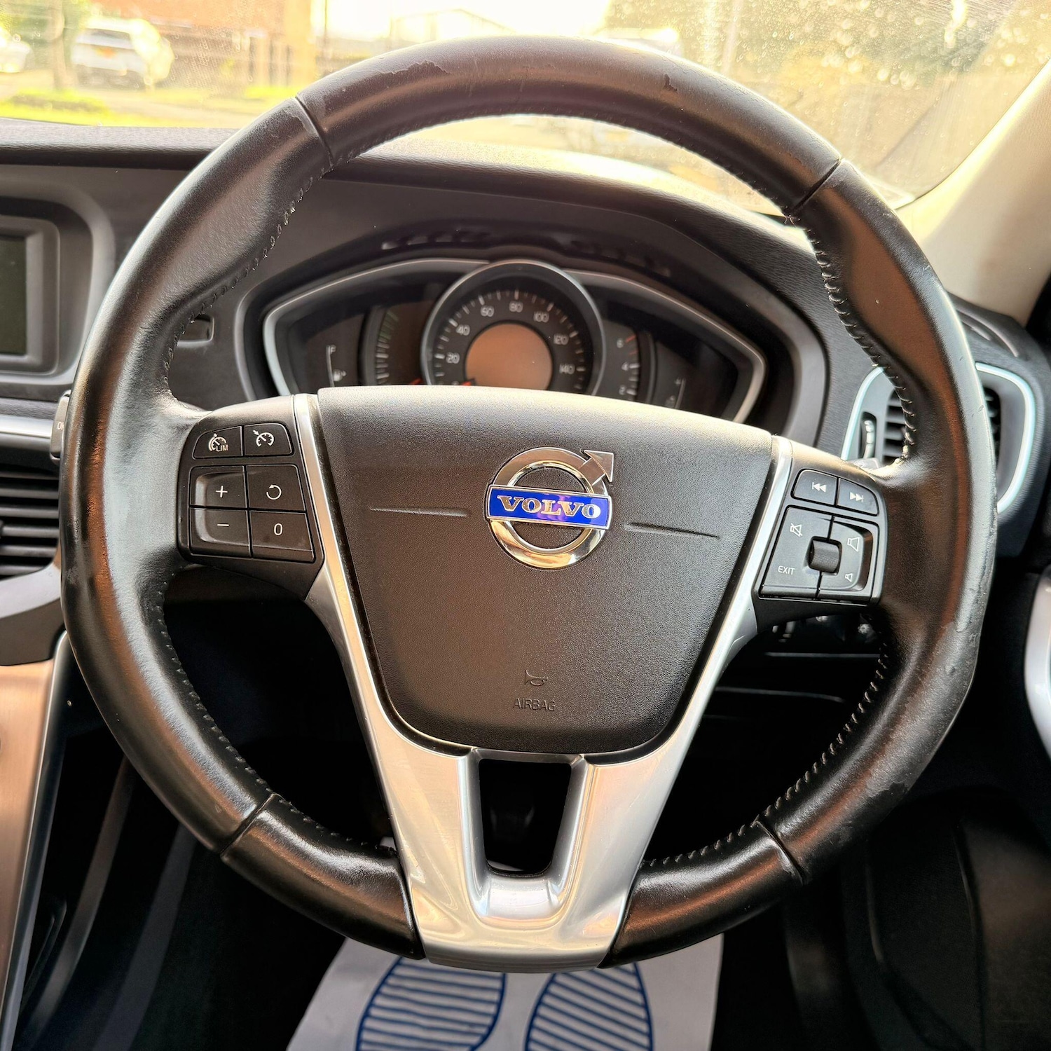 Used Volvo V40 2016 for sale - 77969910: Photo 46