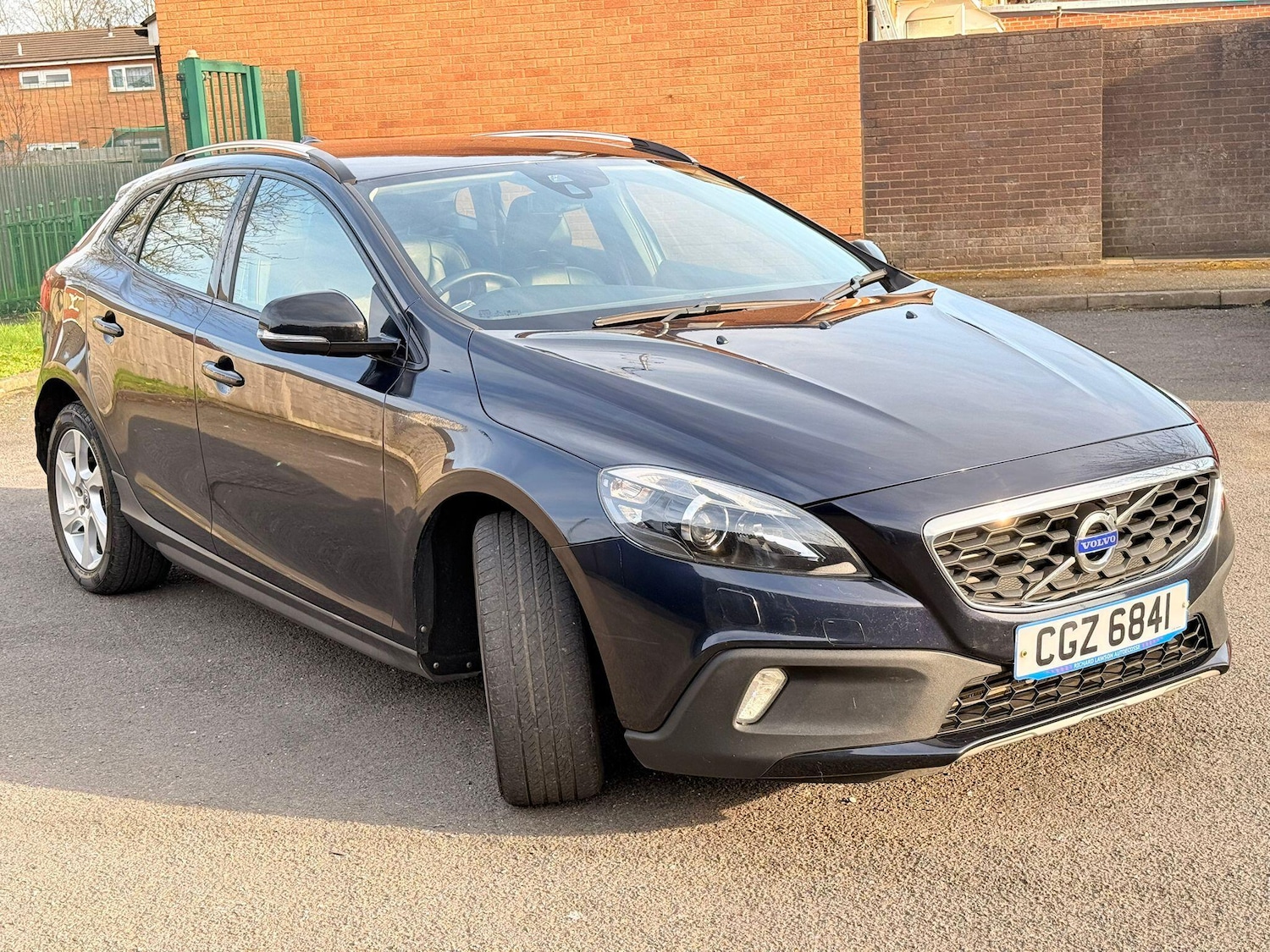 Used Volvo V40 2016 for sale - 77969910: Photo 5