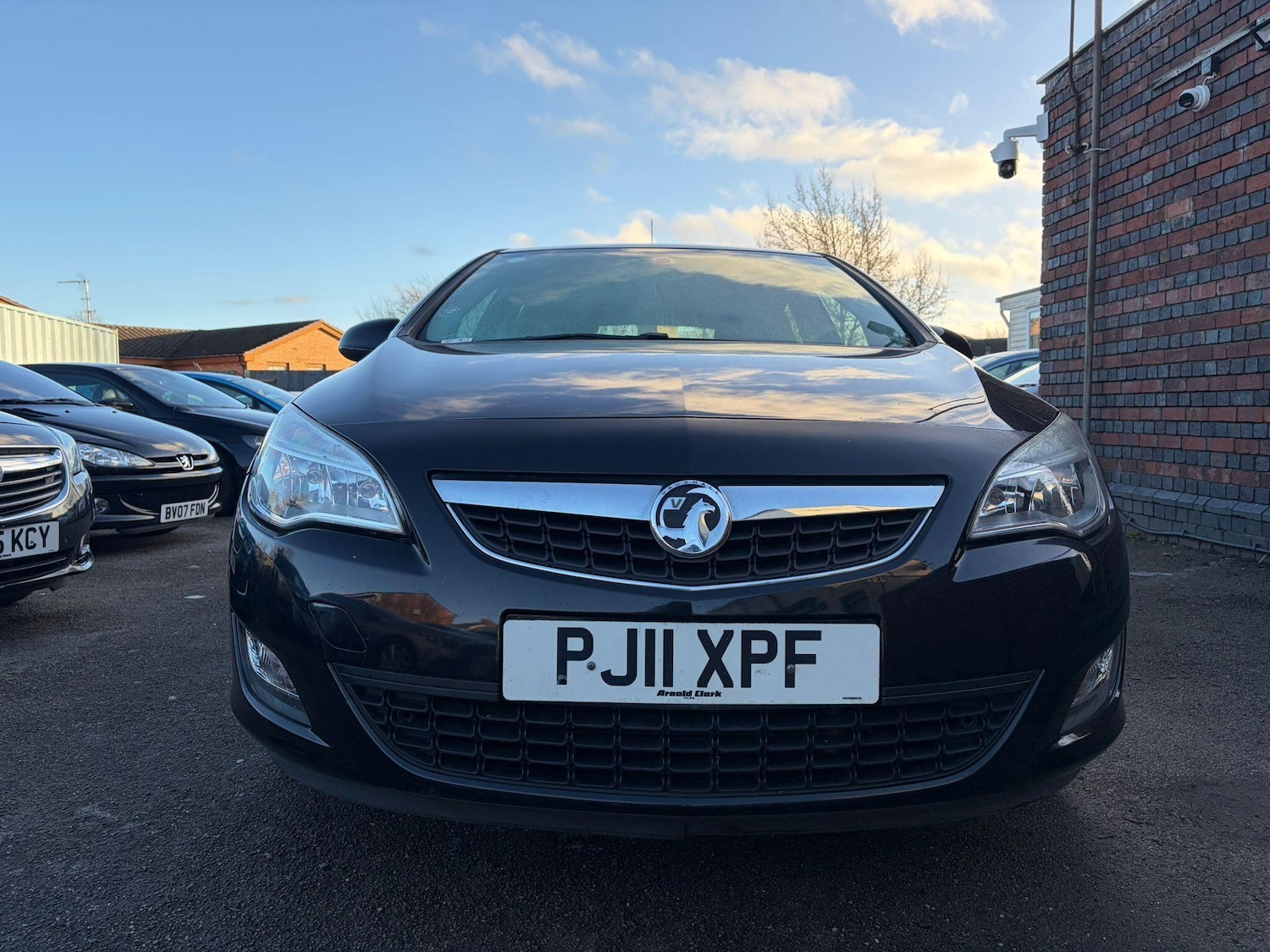 Used Vauxhall Astra 2011 for sale - 76913898: Photo 2