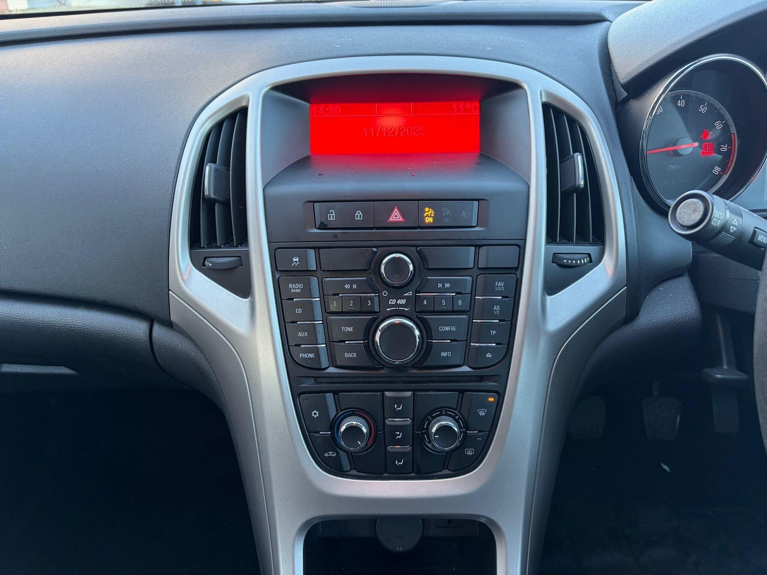 Used Vauxhall Astra 2011 for sale - 76913898: Photo 38