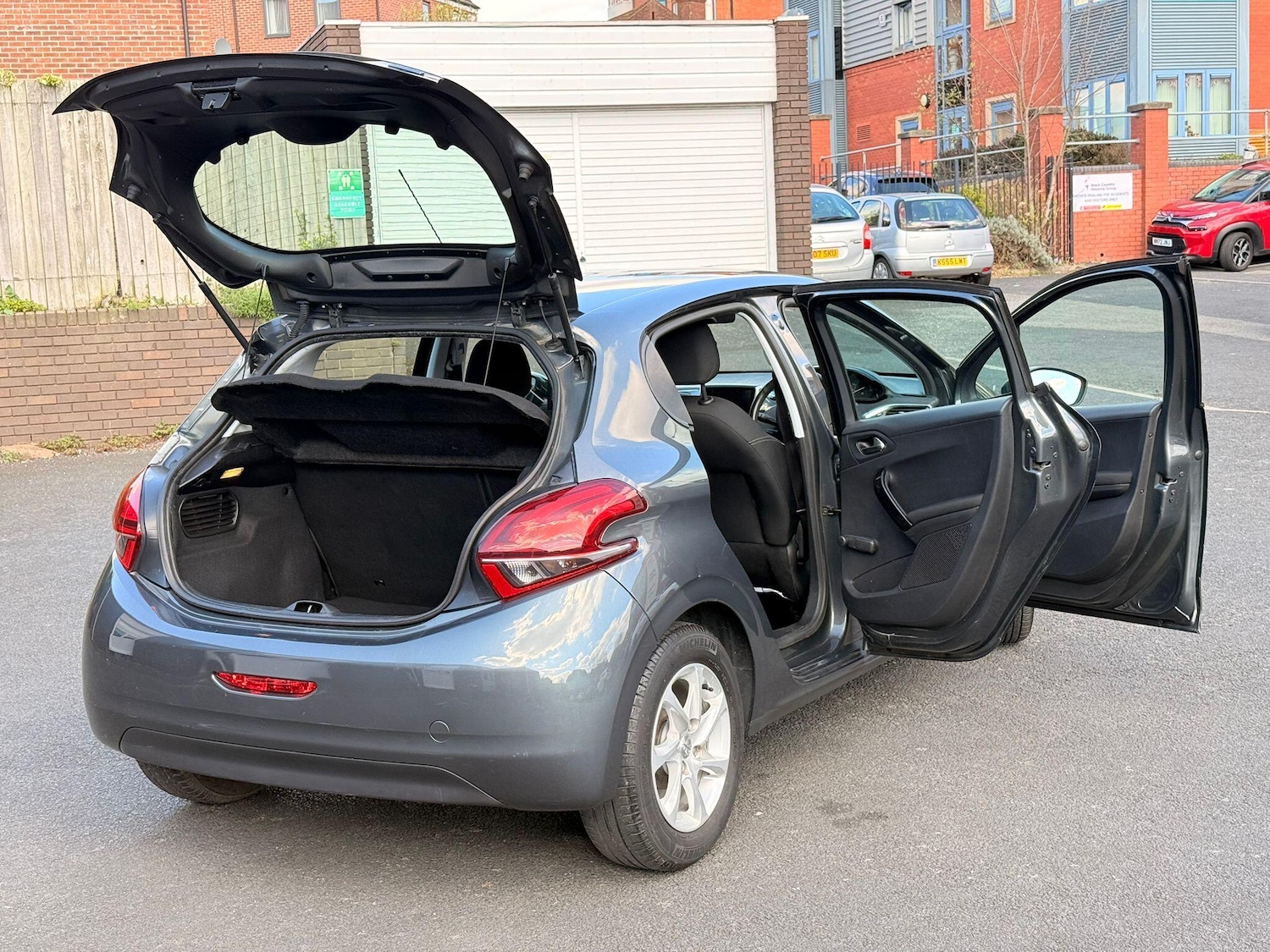 Used Peugeot 208 2016 for sale - 78115177: Photo 17