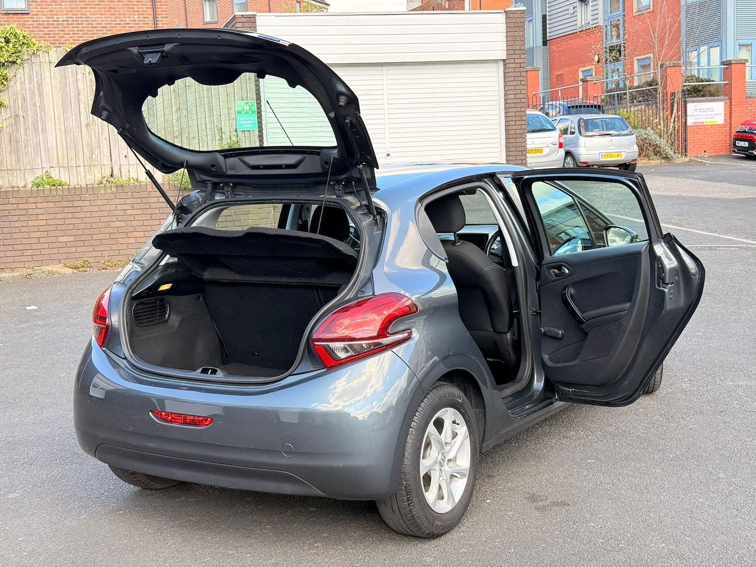 Used Peugeot 208 2016 for sale - 78115177: Photo 18