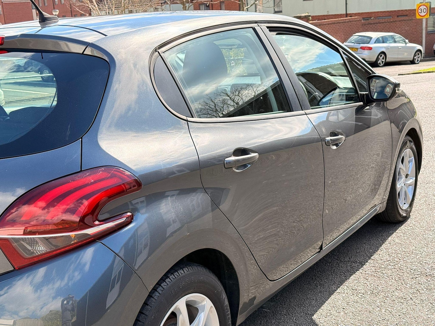 Used Peugeot 208 2016 for sale - 78115177: Photo 21