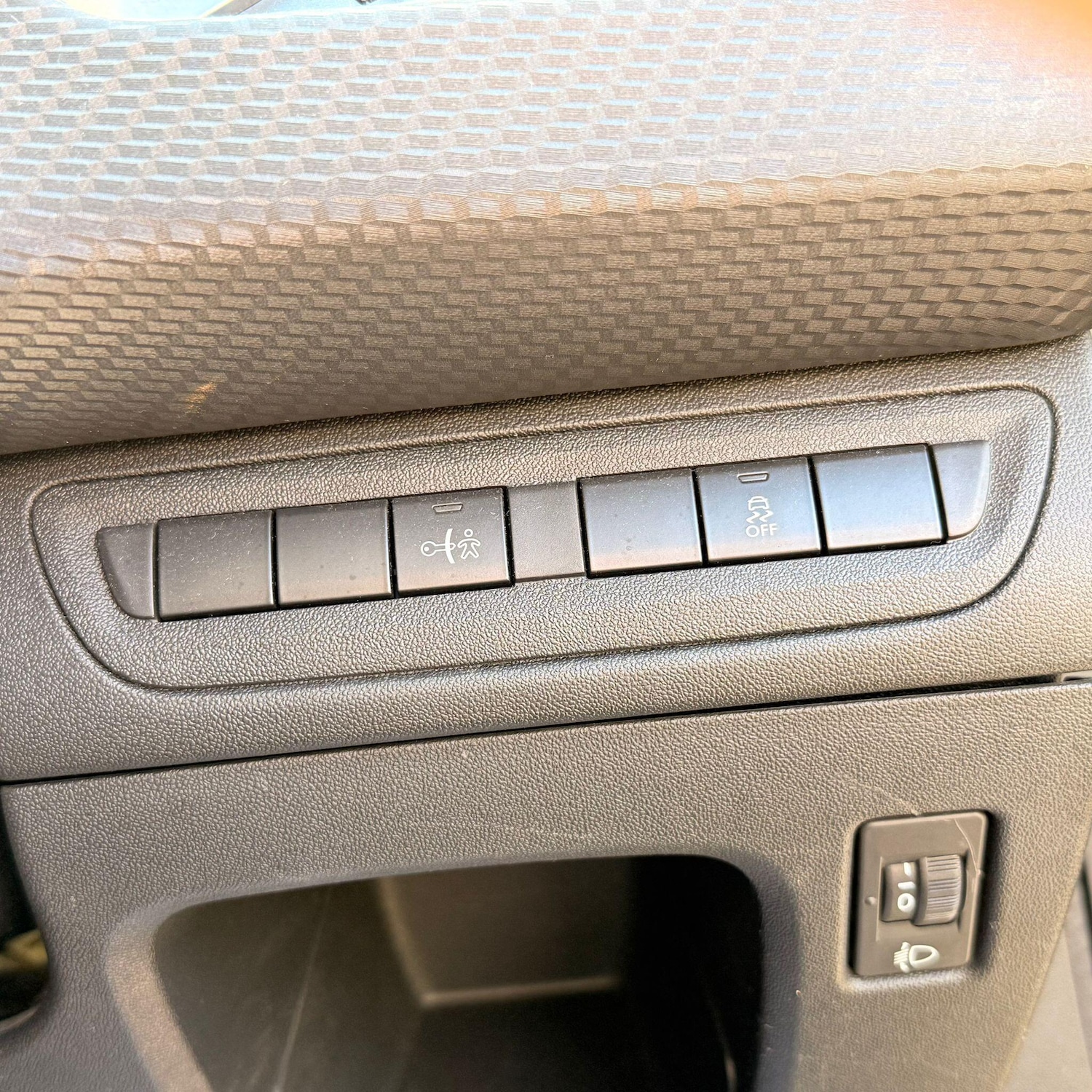 Used Peugeot 208 2016 for sale - 78115177: Photo 31