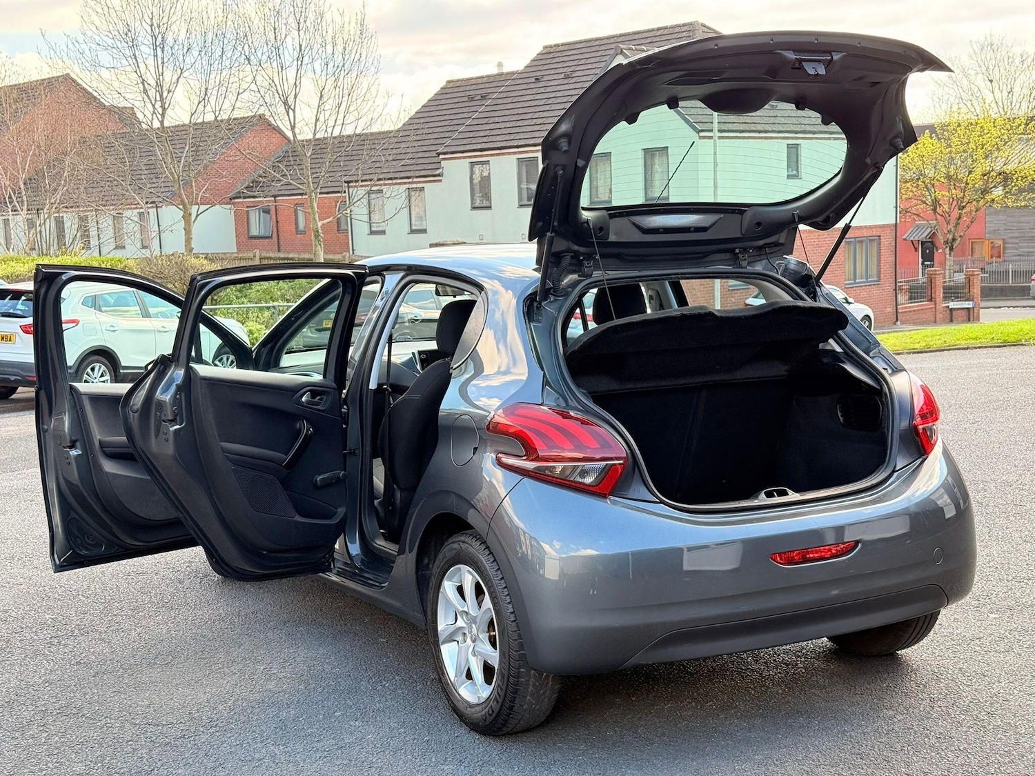 Used Peugeot 208 2016 for sale - 78115177: Photo 4