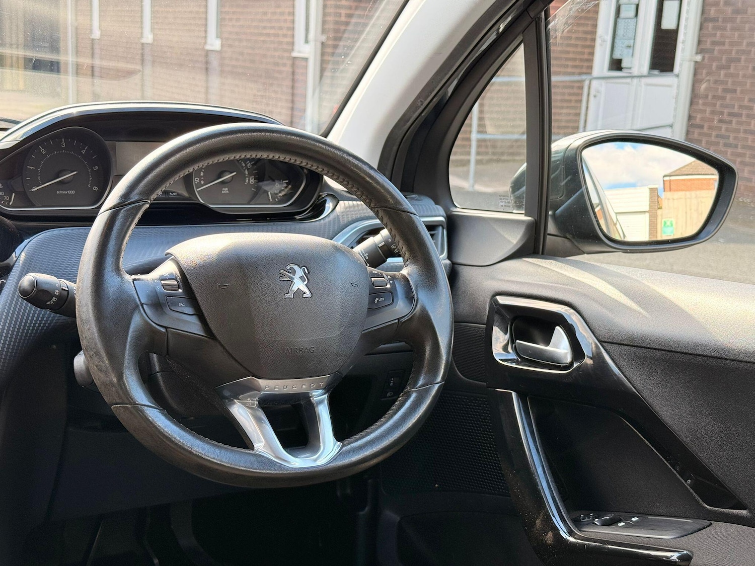 Used Peugeot 208 2016 for sale - 78115177: Photo 46