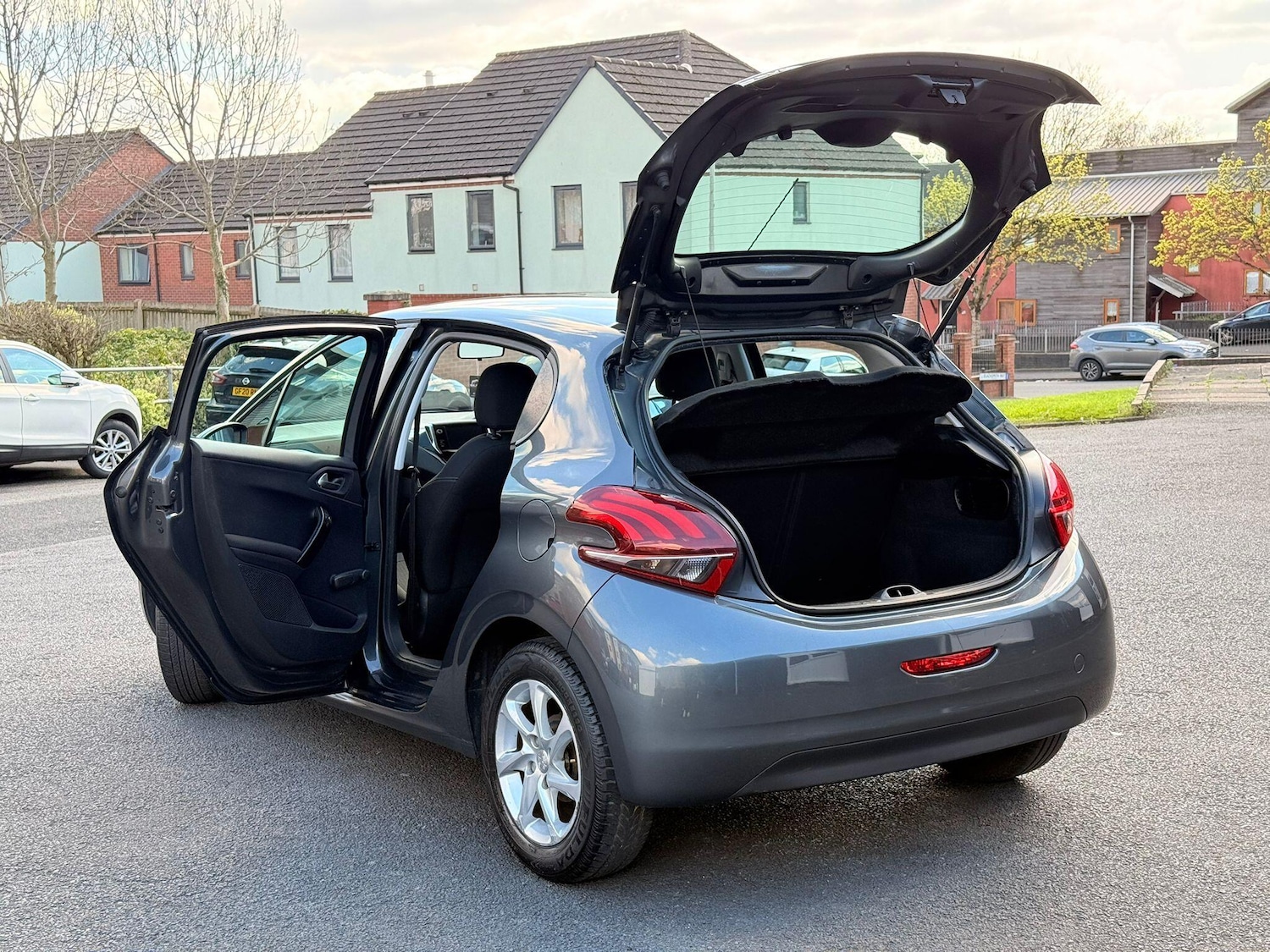 Used Peugeot 208 2016 for sale - 78115177: Photo 7