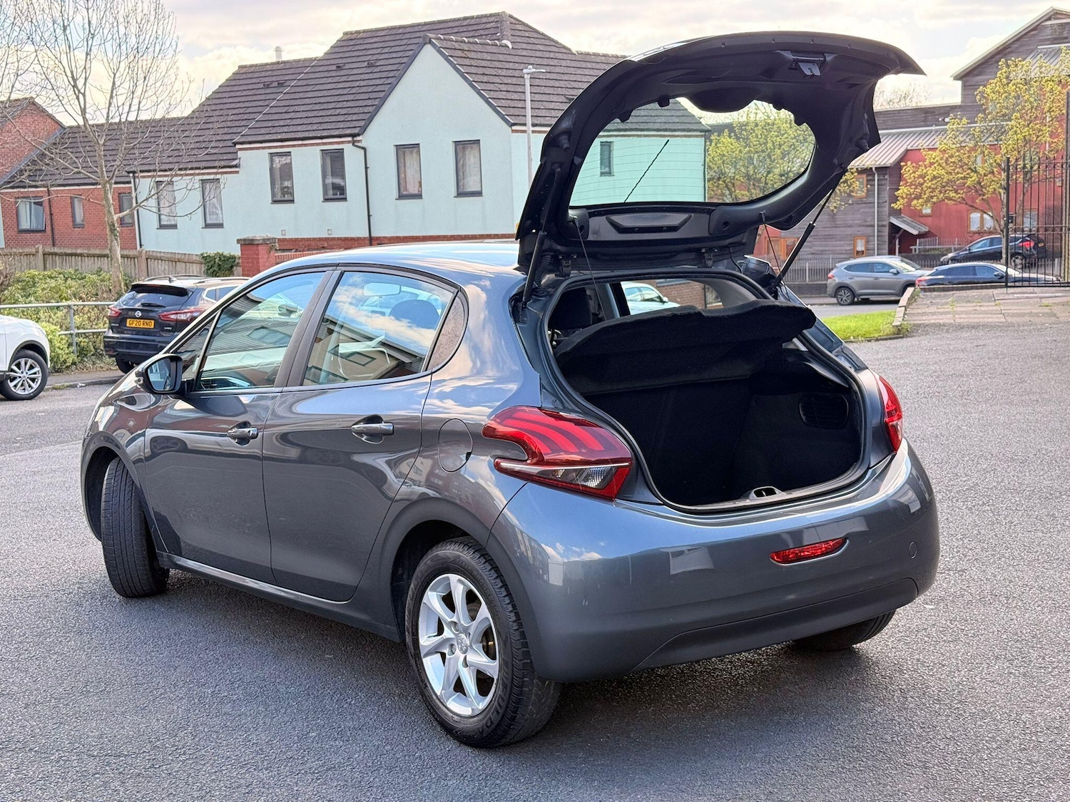 Used Peugeot 208 2016 for sale - 78115177: Photo 8