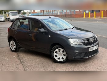 Used Dacia Sandero 2017 for sale - 79646238: Photo