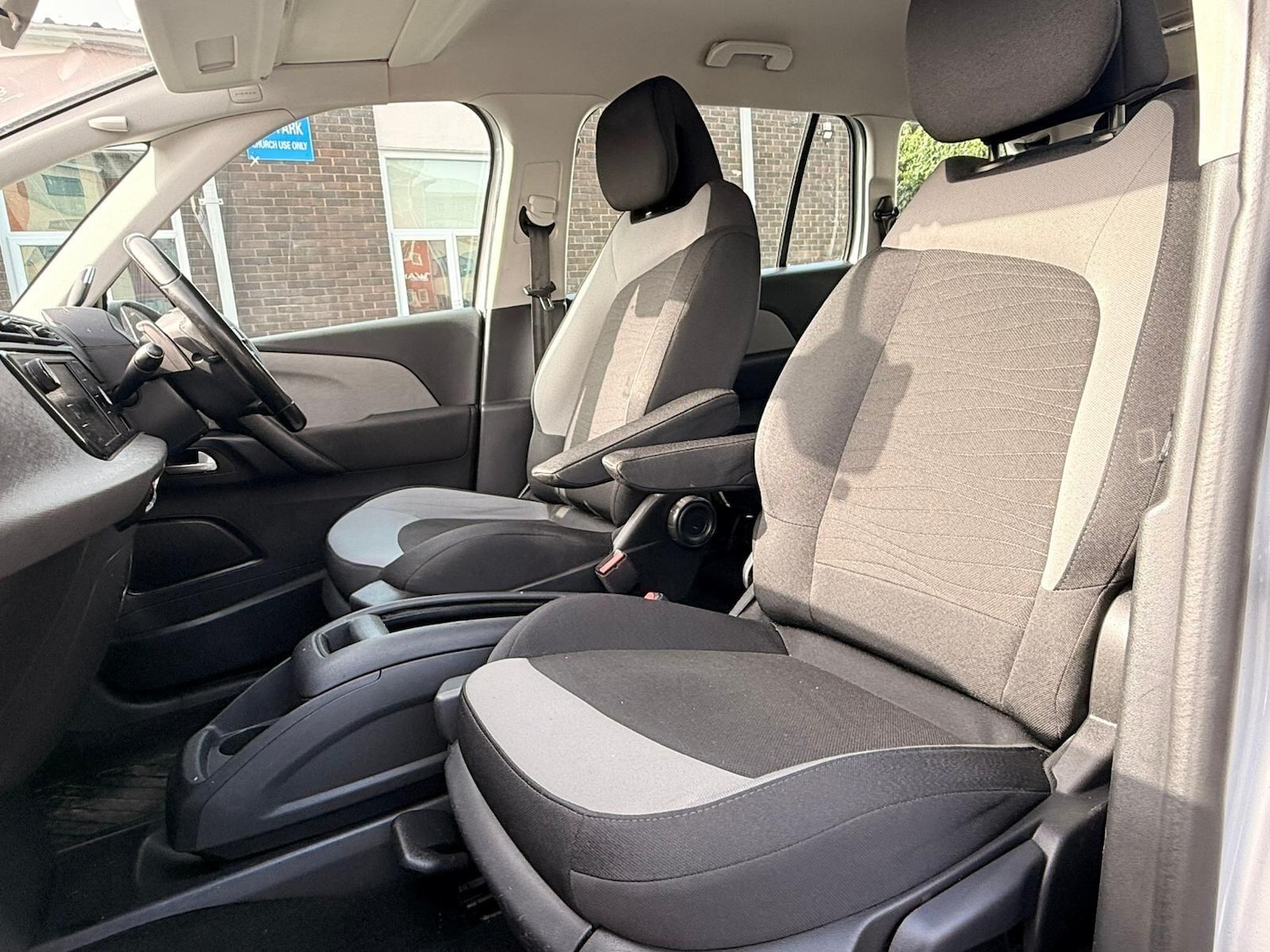 Used Citroen Grand C4 Picasso 2015 for sale - 77768817: Photo 38