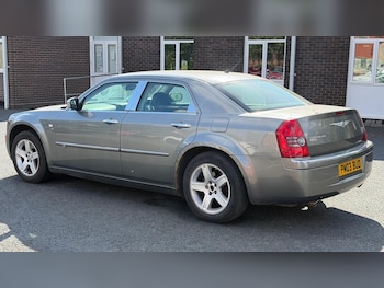 Used Chrysler 300C 2009 for sale - 79388736: Photo
