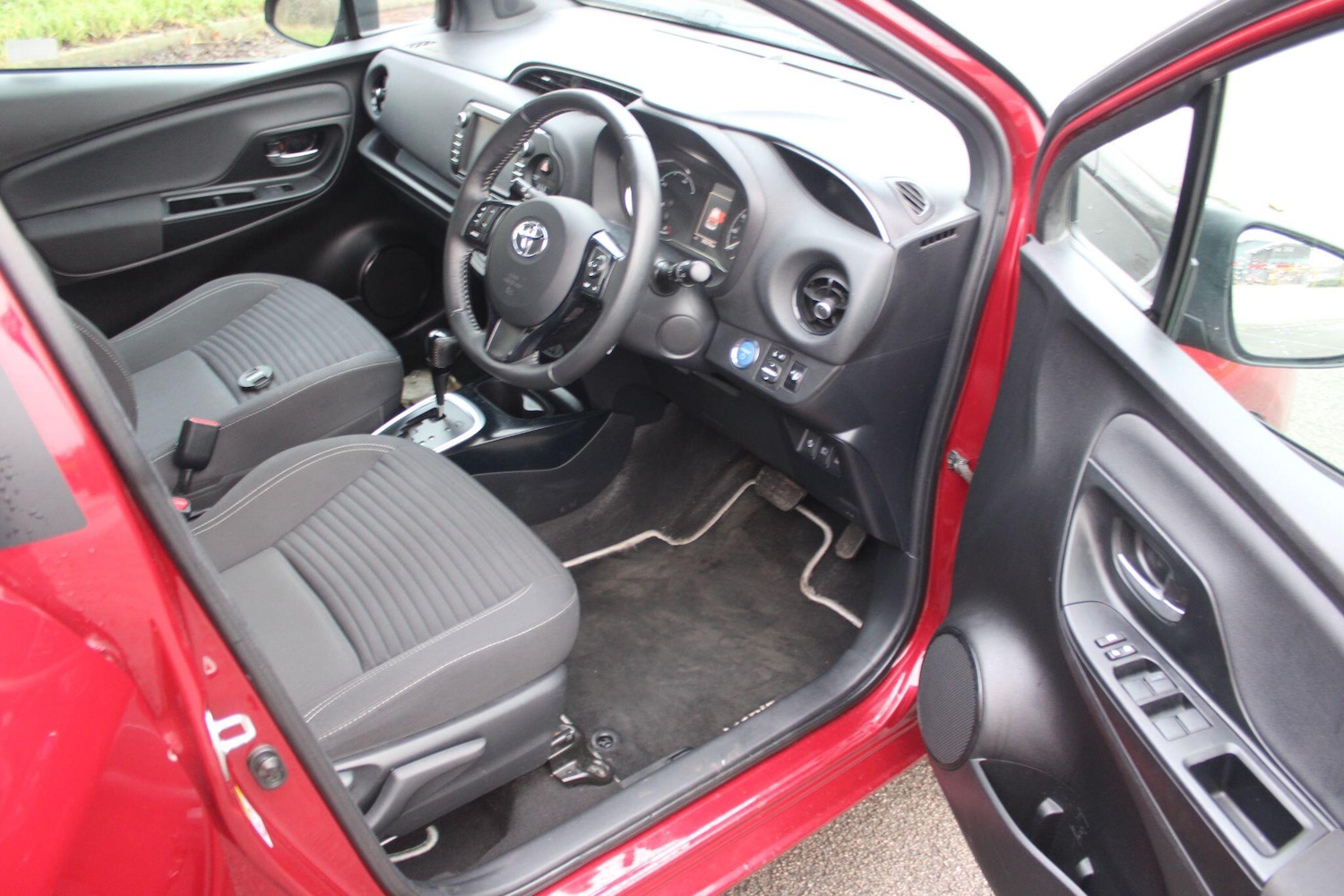 Used Toyota Yaris 2018 for sale - 77040737: Photo 10