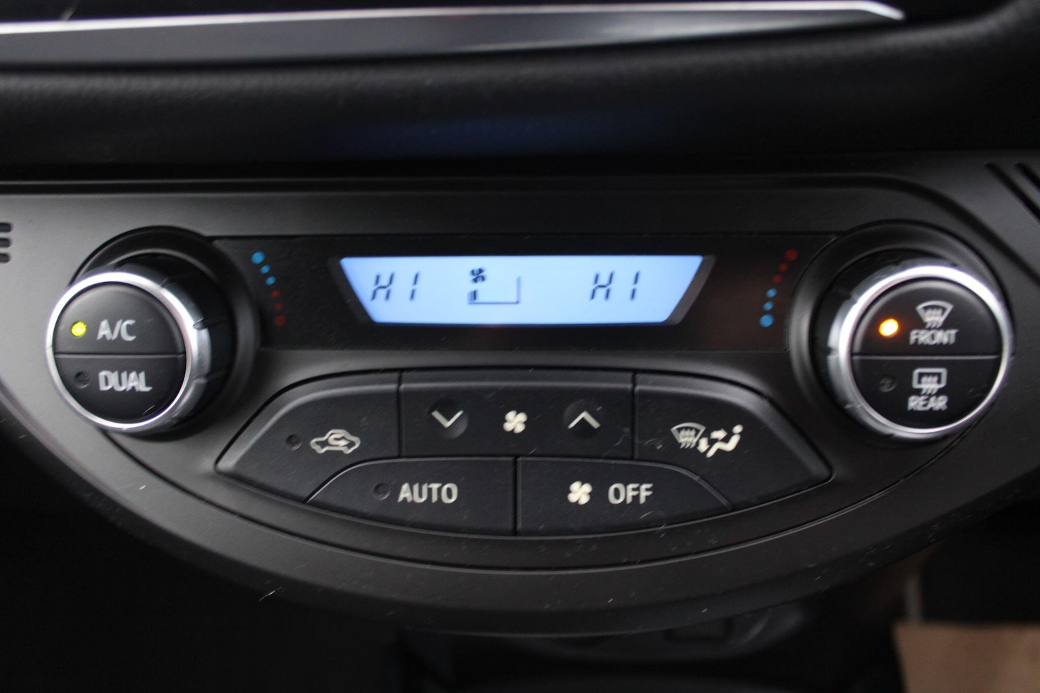 Used Toyota Yaris 2018 for sale - 77040737: Photo 17