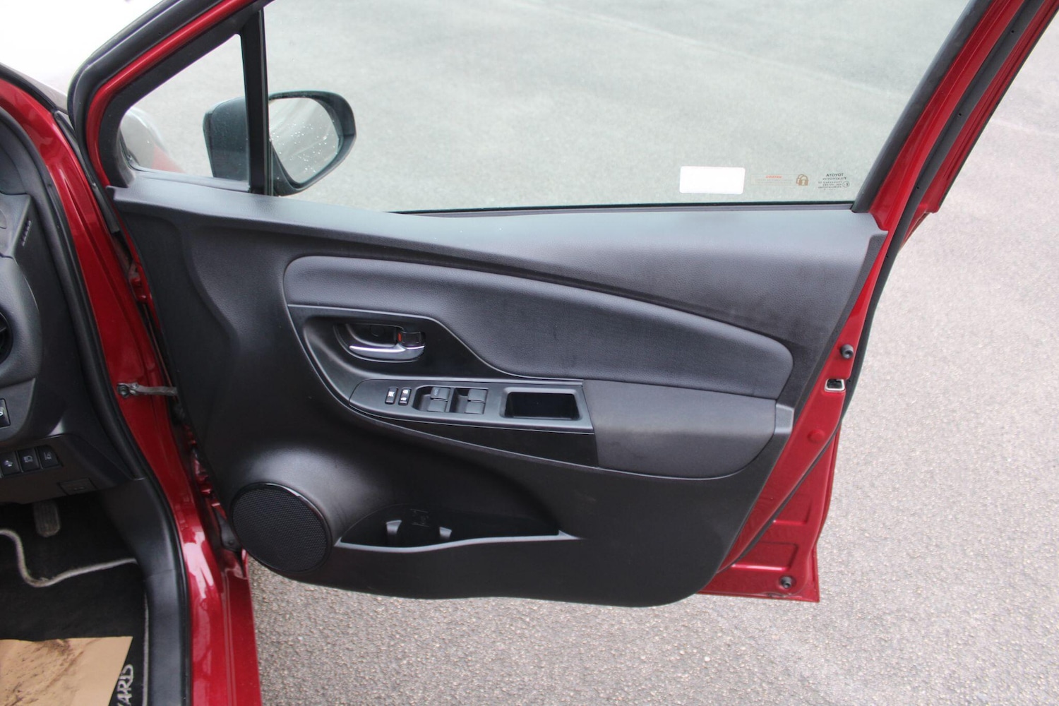 Used Toyota Yaris 2018 for sale - 77040737: Photo 24