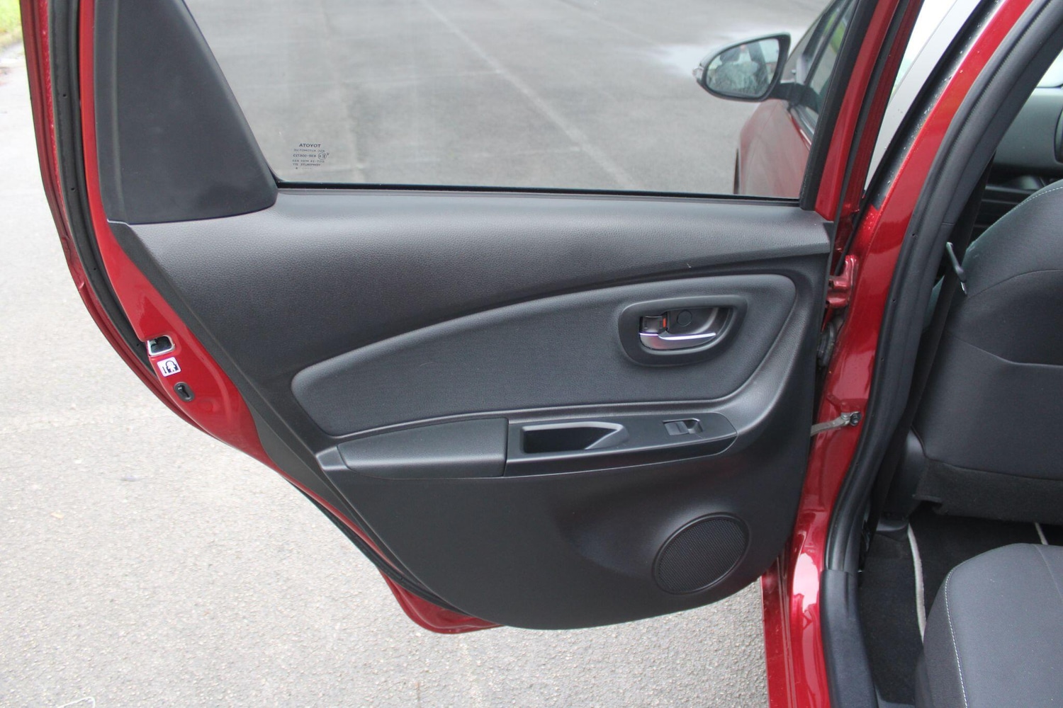 Used Toyota Yaris 2018 for sale - 77040737: Photo 25