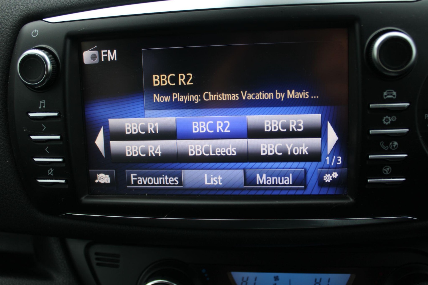 Used Toyota Yaris 2018 for sale - 77040737: Photo 32