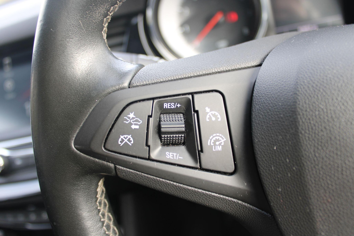 Used Vauxhall Astra for sale - 77977590: Photo 23