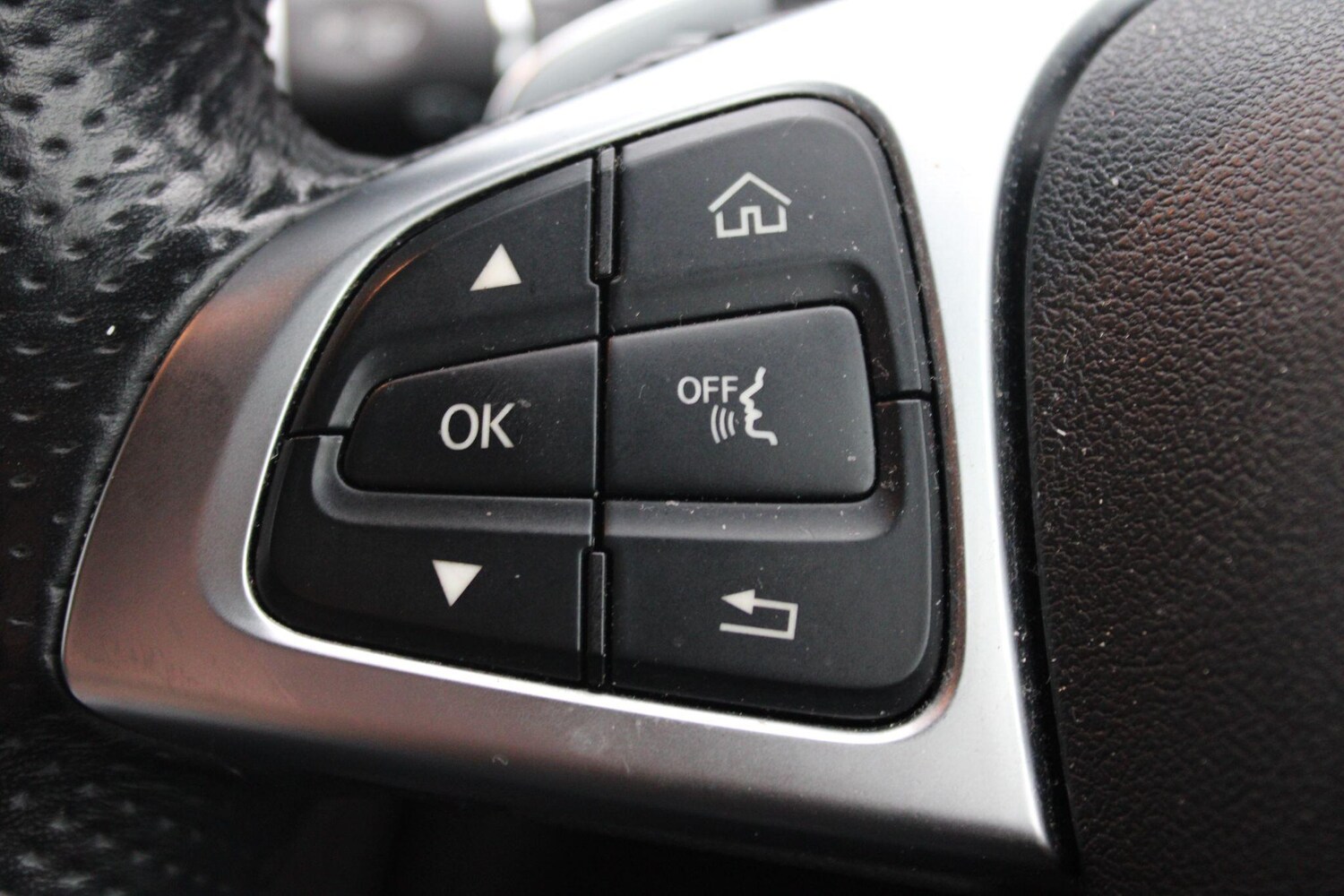 Used Mercedes-Benz GLC 2018 for sale - 77696410: Photo 15