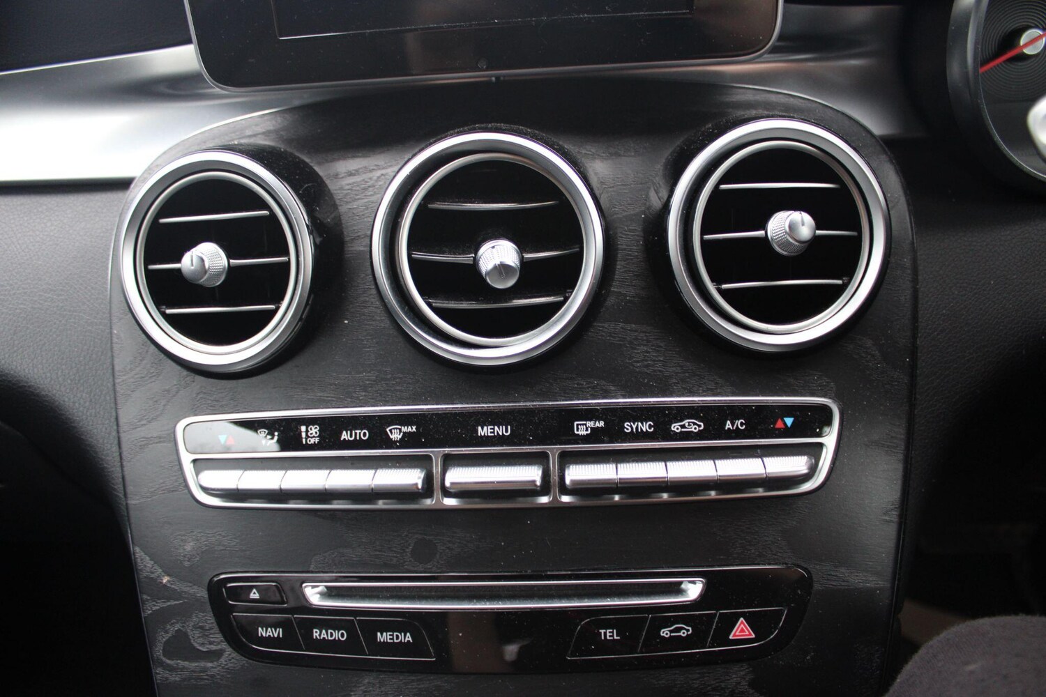 Used Mercedes-Benz GLC 2018 for sale - 77696410: Photo 33