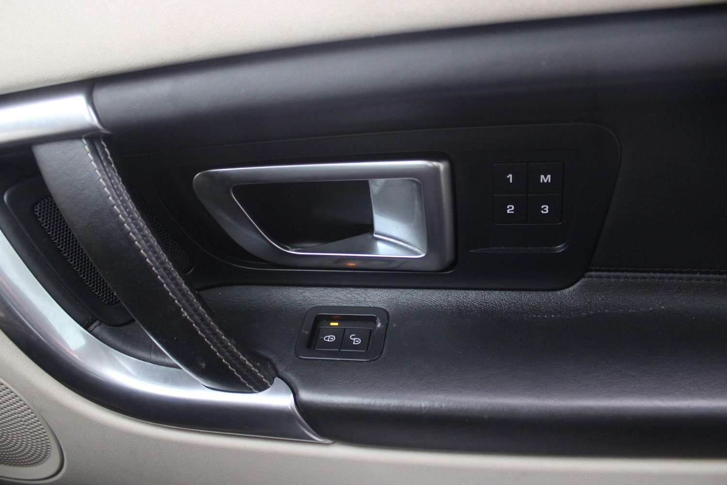 Used Land Rover Discovery Sport 2015 for sale - 77467879: Photo 27