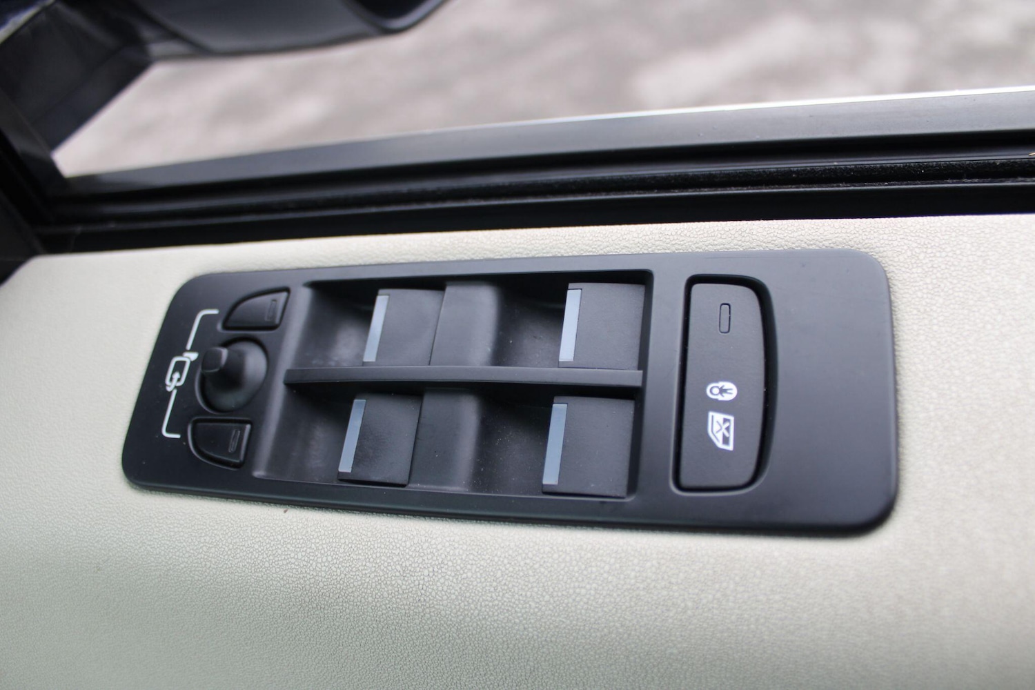 Used Land Rover Discovery Sport 2015 for sale - 77467879: Photo 28