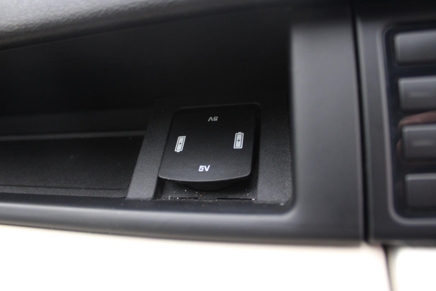 Used Land Rover Discovery Sport 2015 for sale - 77467879: Photo 30