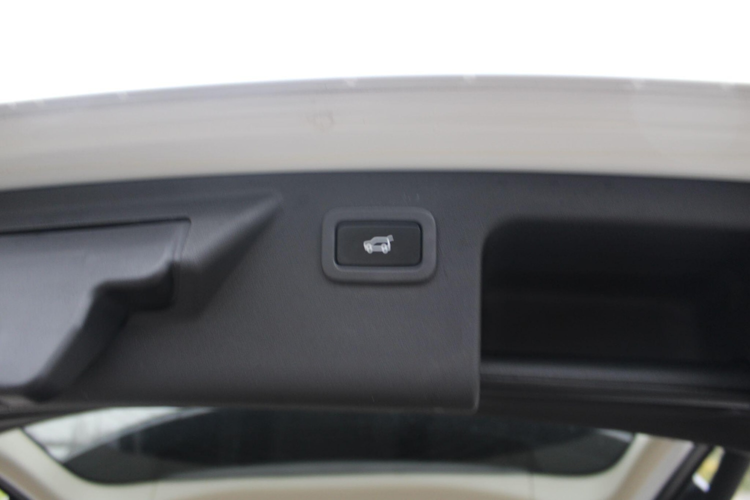 Used Land Rover Discovery Sport 2015 for sale - 77467879: Photo 32