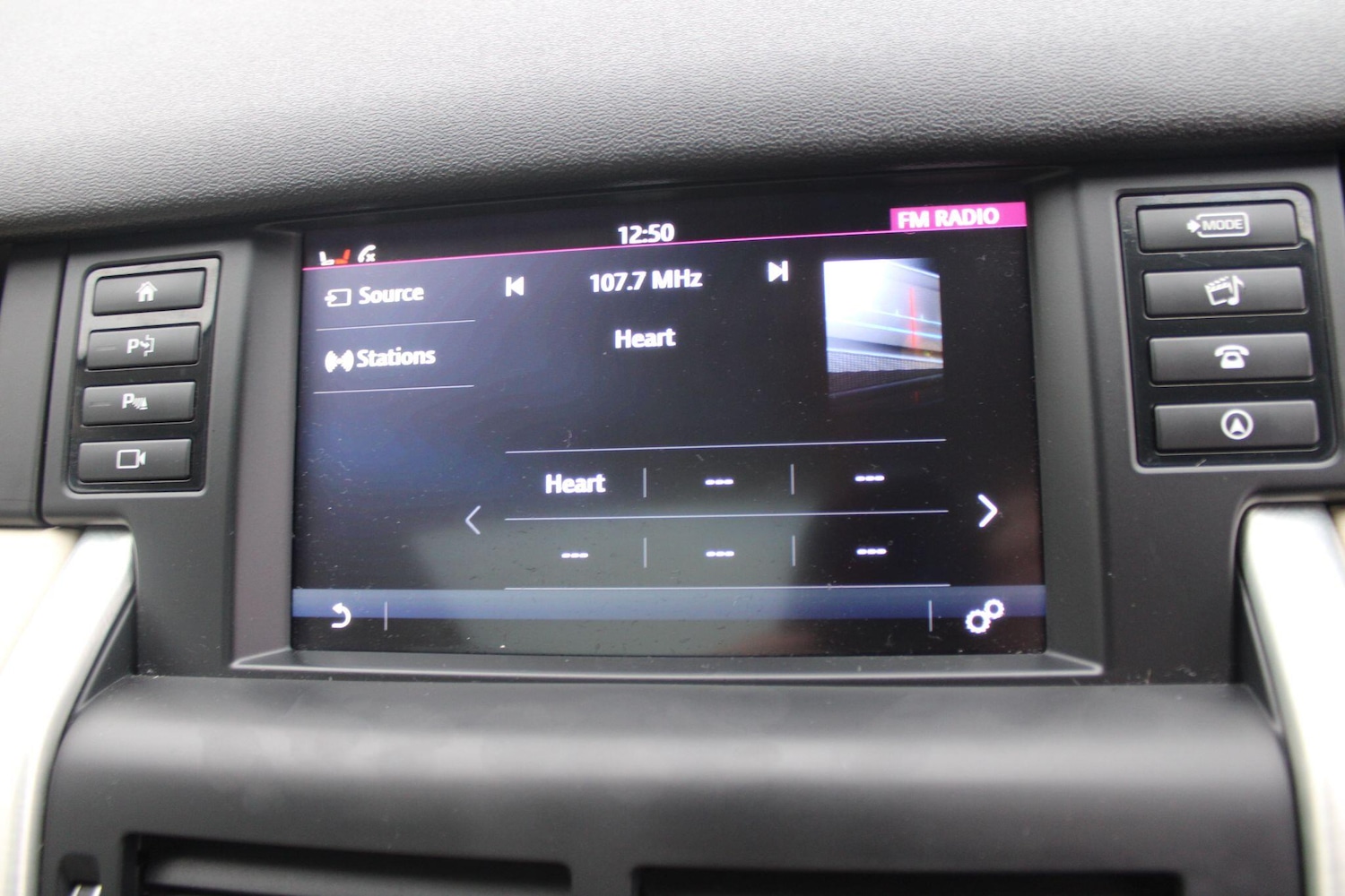 Used Land Rover Discovery Sport 2015 for sale - 77467879: Photo 48