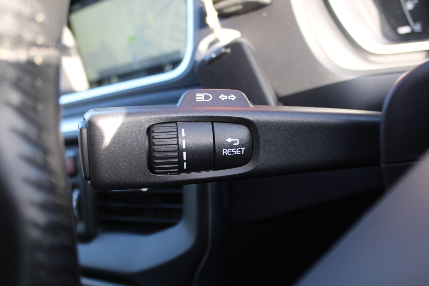 Used Volvo V40 2014 for sale - 77377042: Photo 19