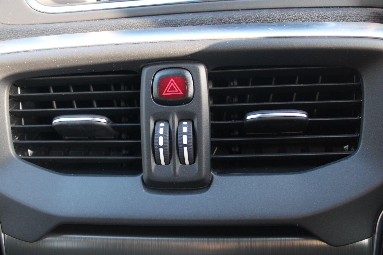 Used Volvo V40 2014 for sale - 77377042: Photo 20