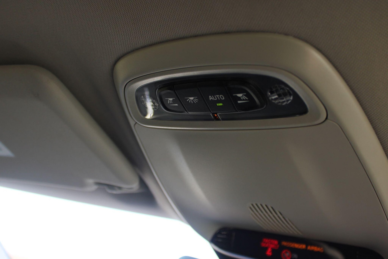 Used Volvo V40 2014 for sale - 77377042: Photo 27