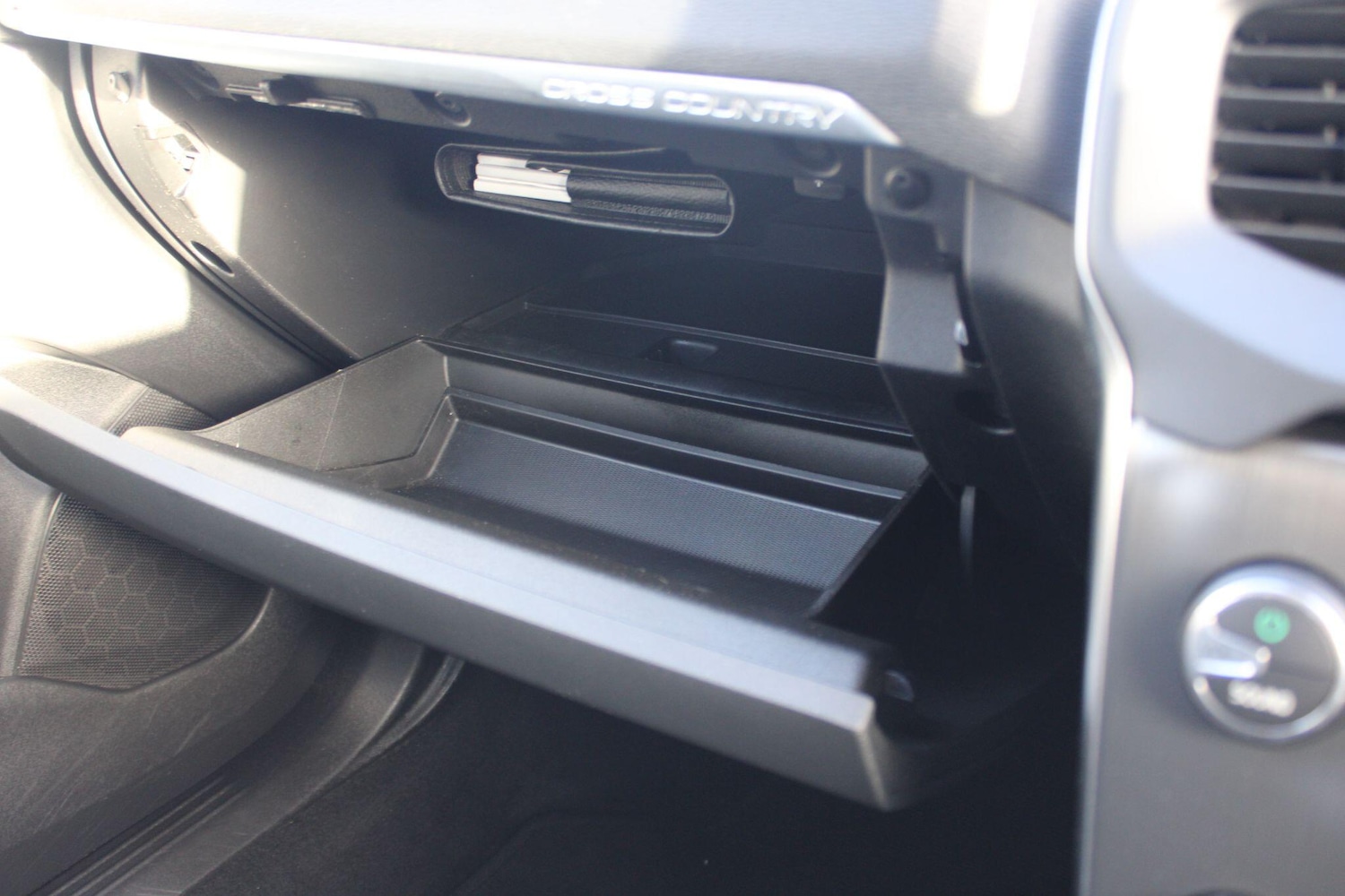 Used Volvo V40 2014 for sale - 77377042: Photo 43