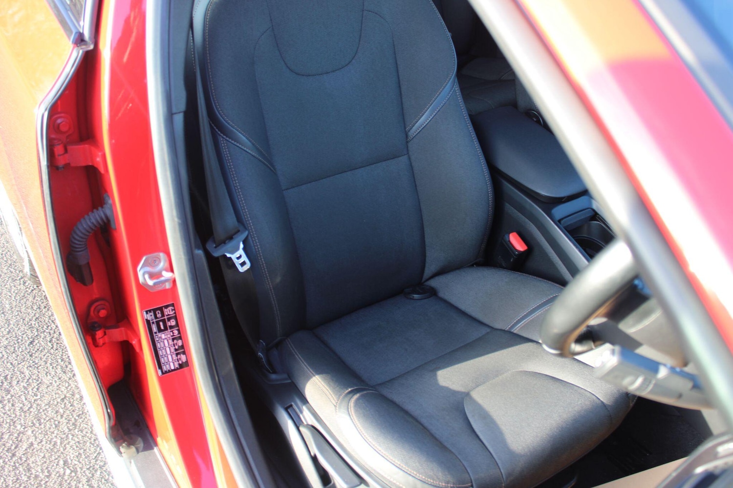 Used Volvo V40 2014 for sale - 77377042: Photo 9