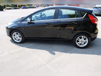 Used Ford Fiesta 2016 for sale - 79539940: Photo