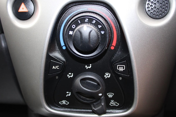 Used Peugeot 108 2016 for sale - 76246498: Photo 19