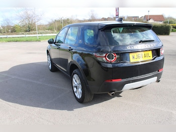 Used Land Rover Discovery Sport 2018 for sale - 78048107: Photo