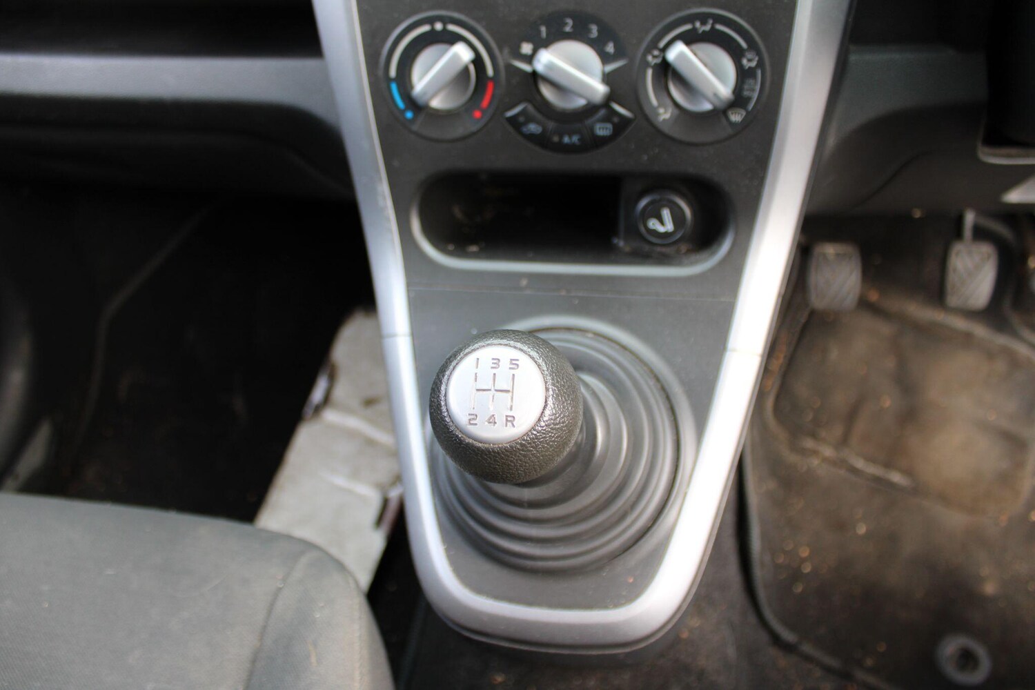 Used Suzuki Splash 2010 for sale - 76239327: Photo 11