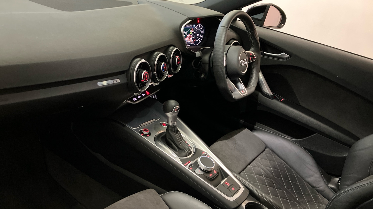 Used Audi TT 2023 for sale - 76352414: Photo 2