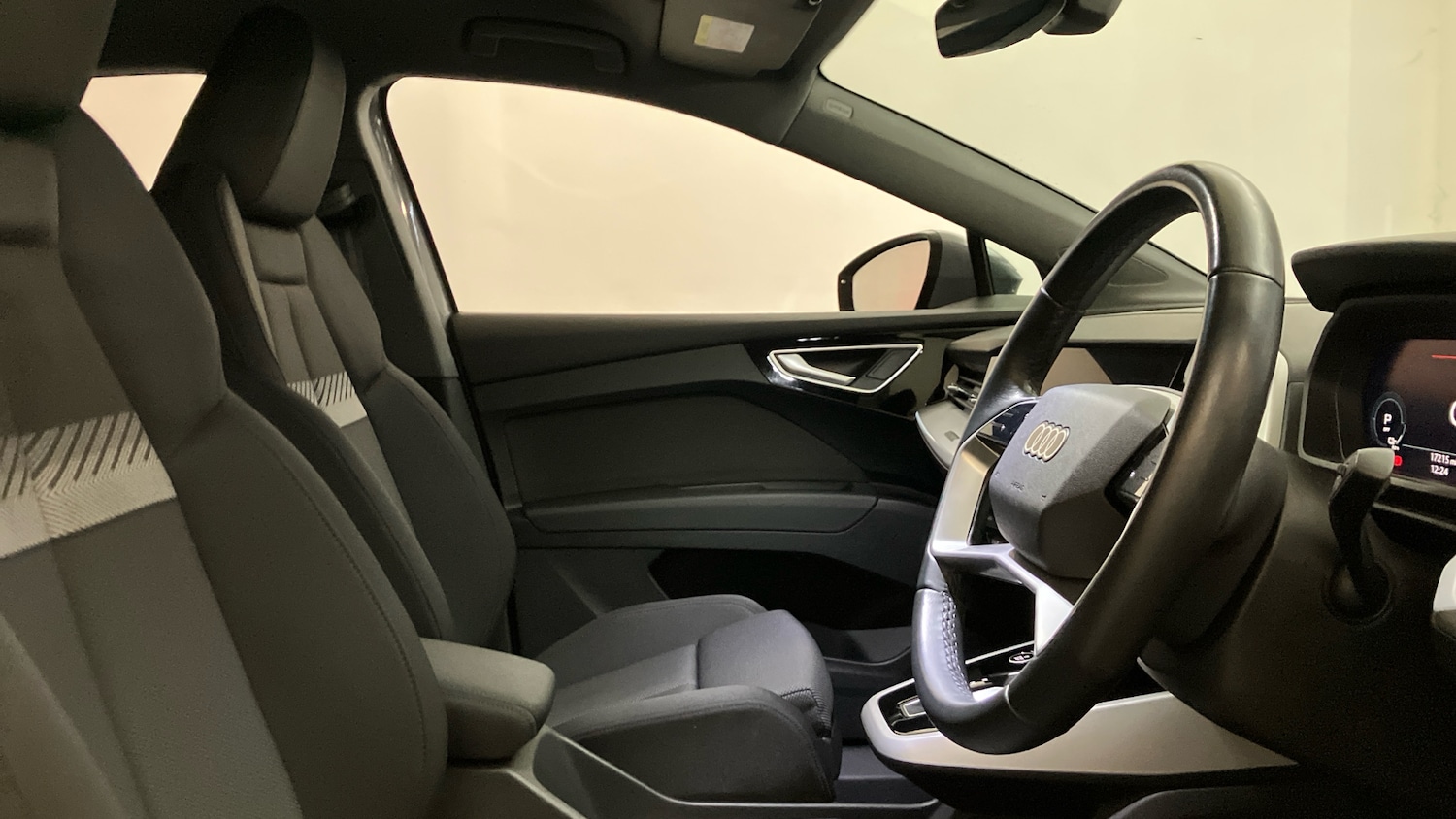 Used Audi Q4 e-tron 2023 for sale - 77541906: Photo 15